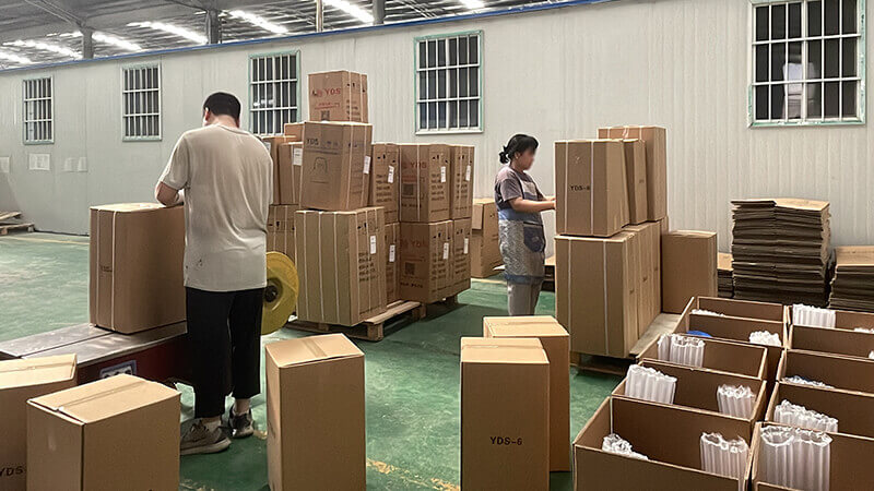 國內(nèi)發(fā)貨液氮罐，正在打包